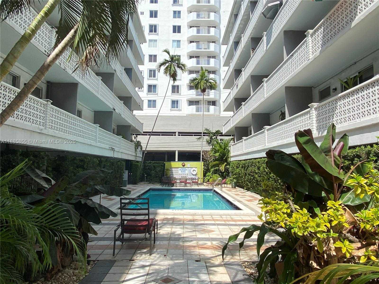 Small Image of 1620 WEST AVE #204, Miami Beach Number 2