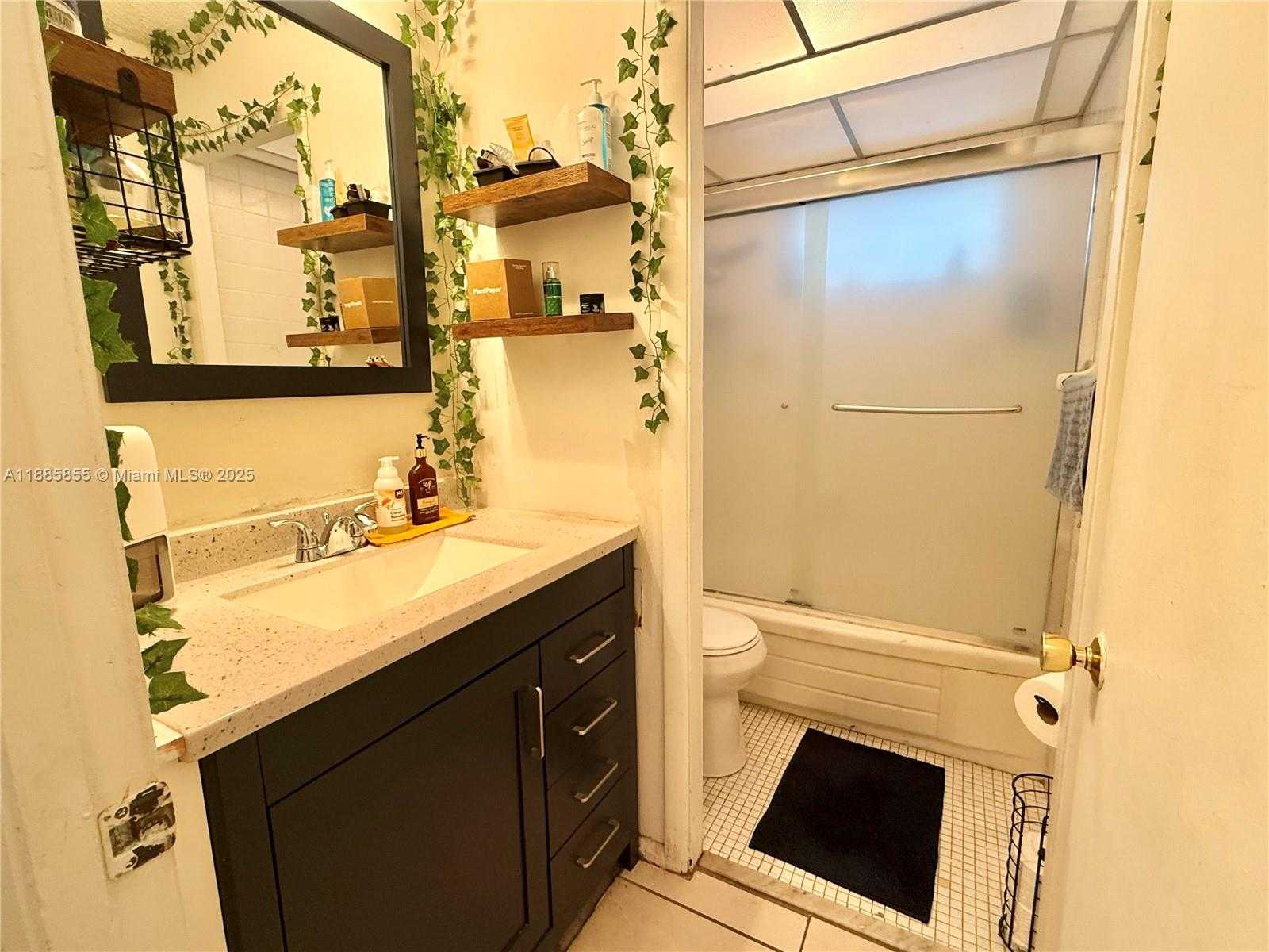 Small Image of 1620 WEST AVE #204, Miami Beach Number 7