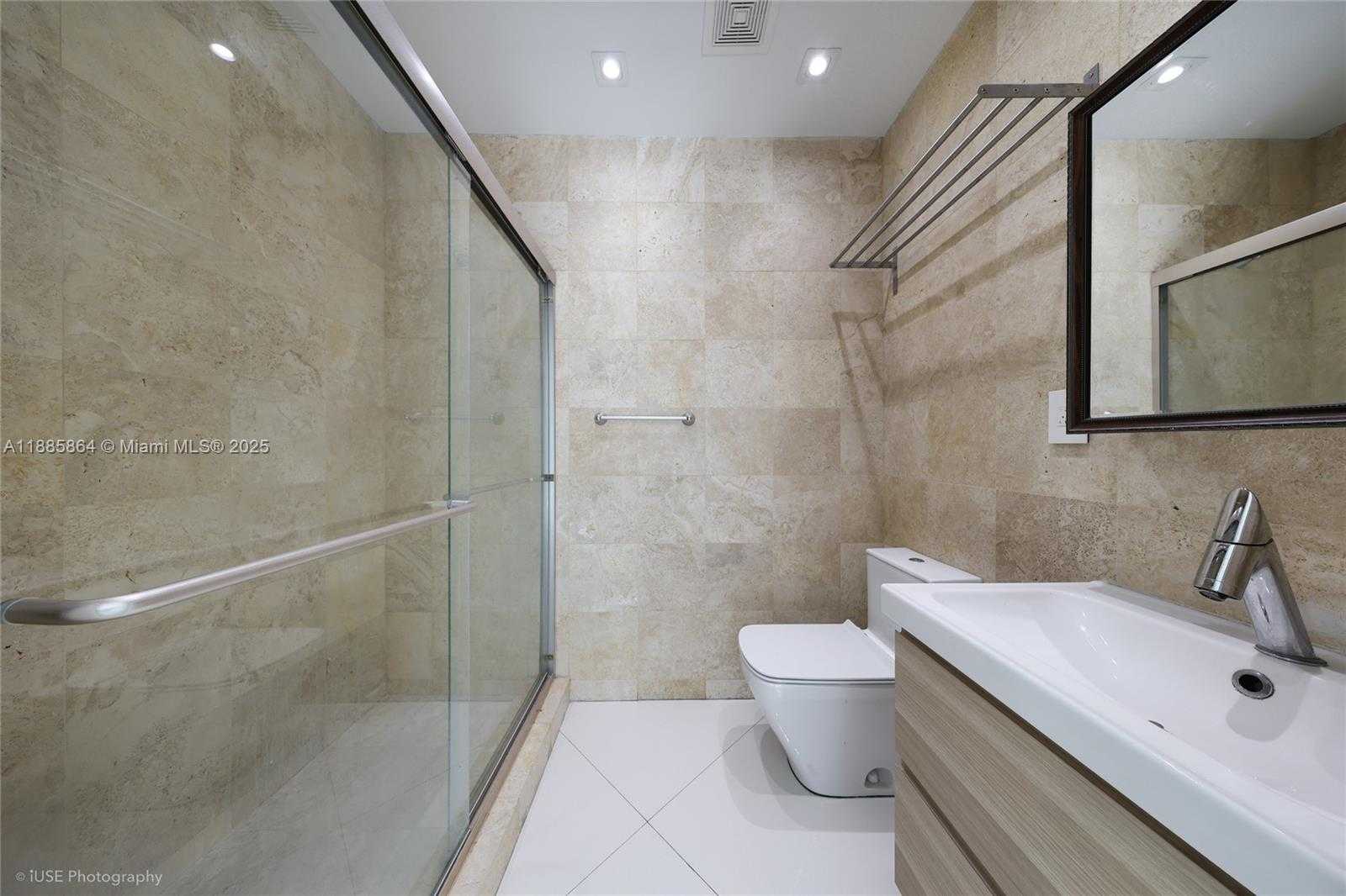 Small Image of 850 NORTH VENETIAN DR, Miami Number 11