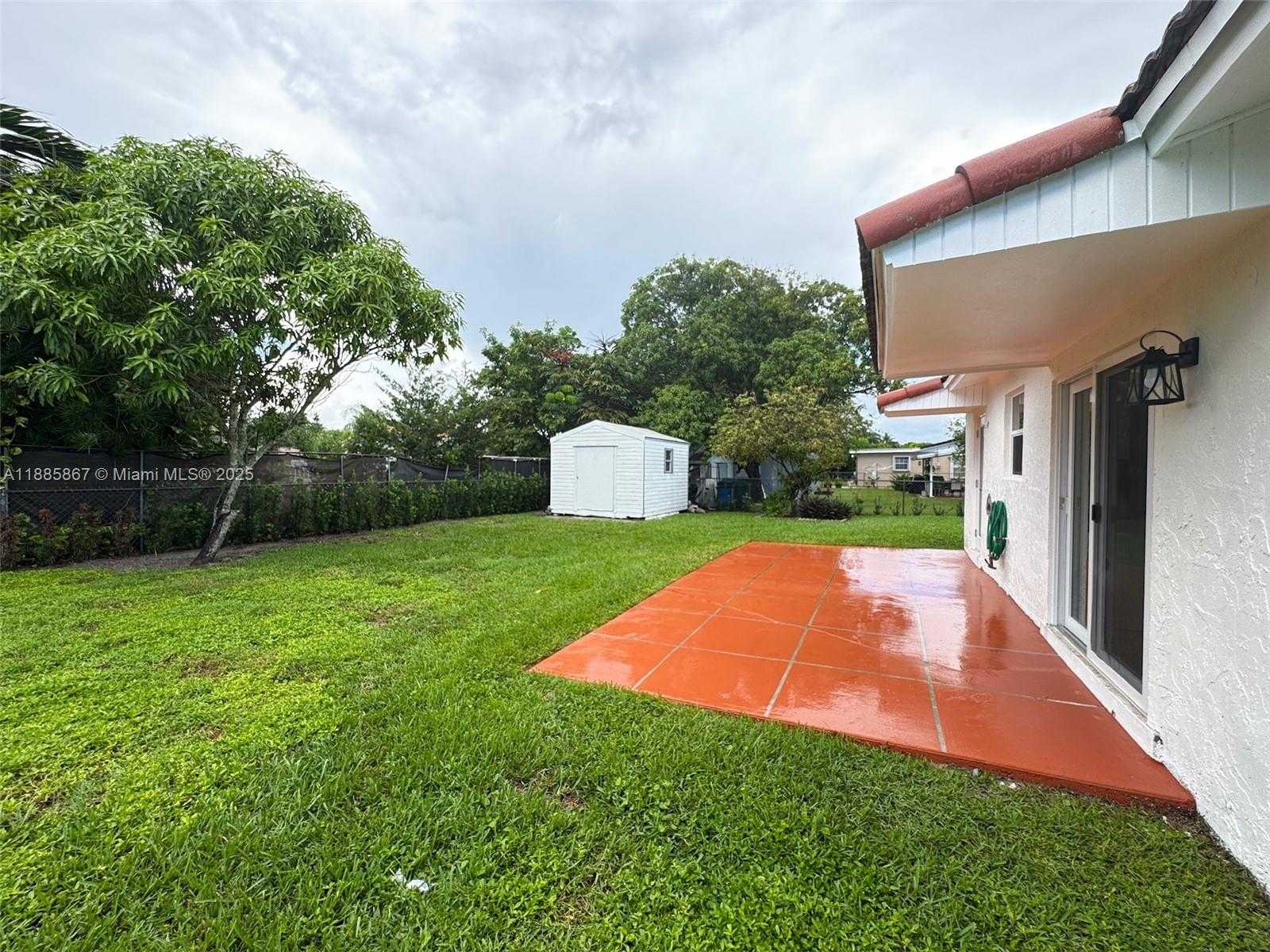 Small Image of 10760 SOUTH WEST 66TH DR #10760, Miami Number 14