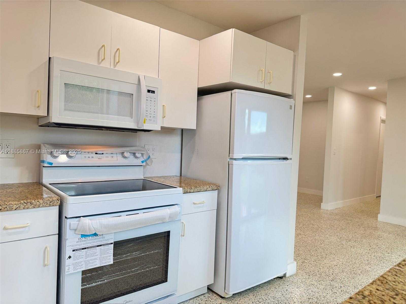 Small Image of 10760 SOUTH WEST 66TH DR #10760, Miami Number 3