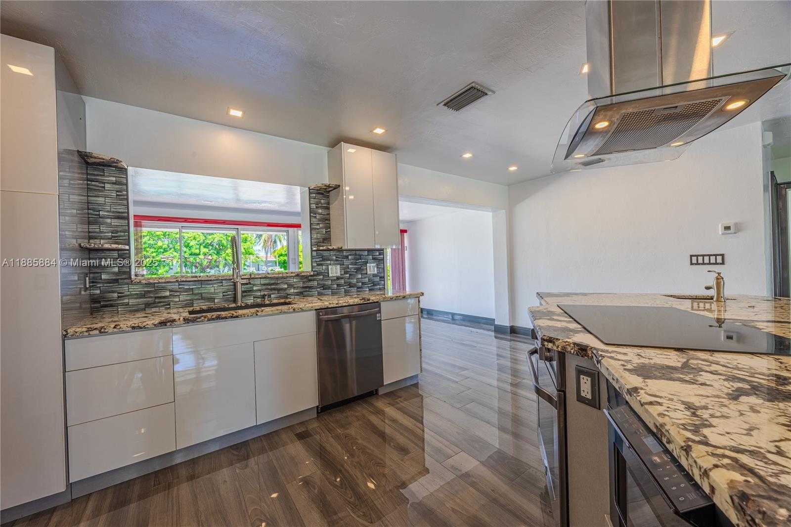 Small Image of 2531 NORTH EAST 47TH ST, Lighthouse Point Number 8