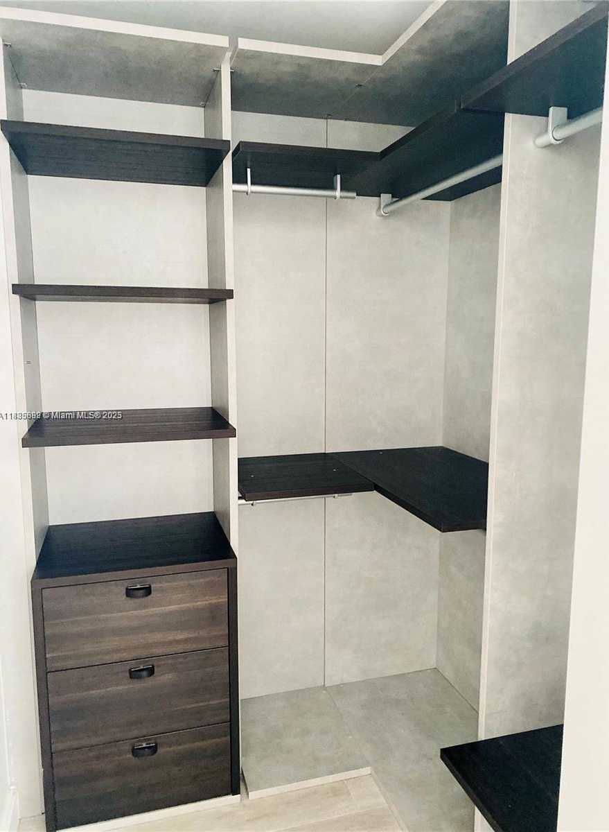 Small Image of 55 SOUTH WEST 9TH ST #3809, Miami Number 12