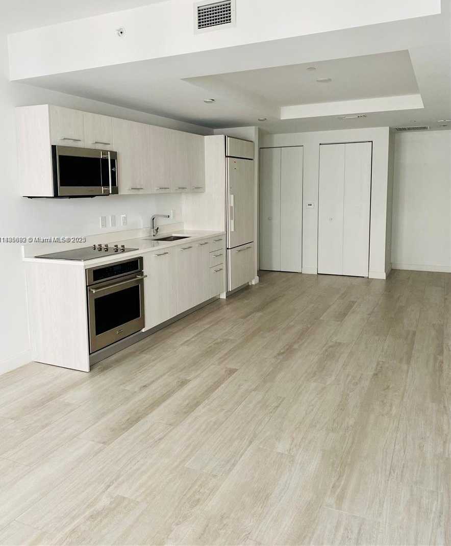 Small Image of 55 SOUTH WEST 9TH ST #3809, Miami Number 4