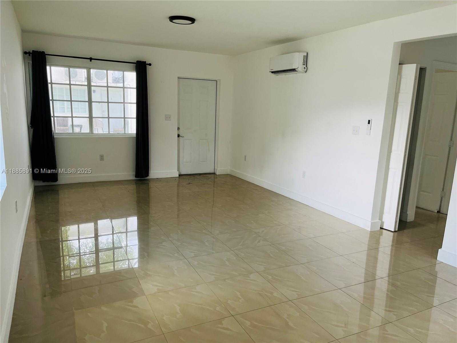 Small Image of 1935 MARSEILLE DR #3, Miami Beach Number 13