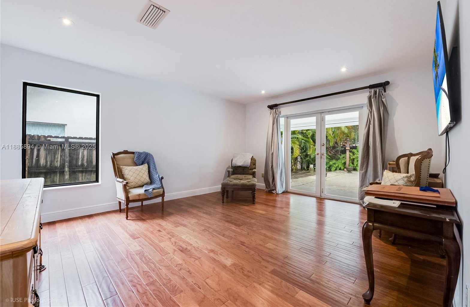 Small Image of 12715 SOUTH WEST 96TH TER, Miami Number 11