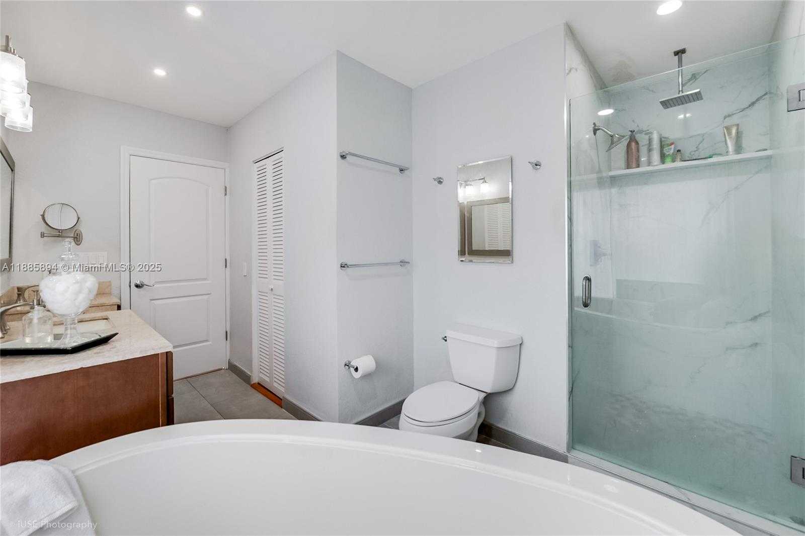 Small Image of 12715 SOUTH WEST 96TH TER, Miami Number 14