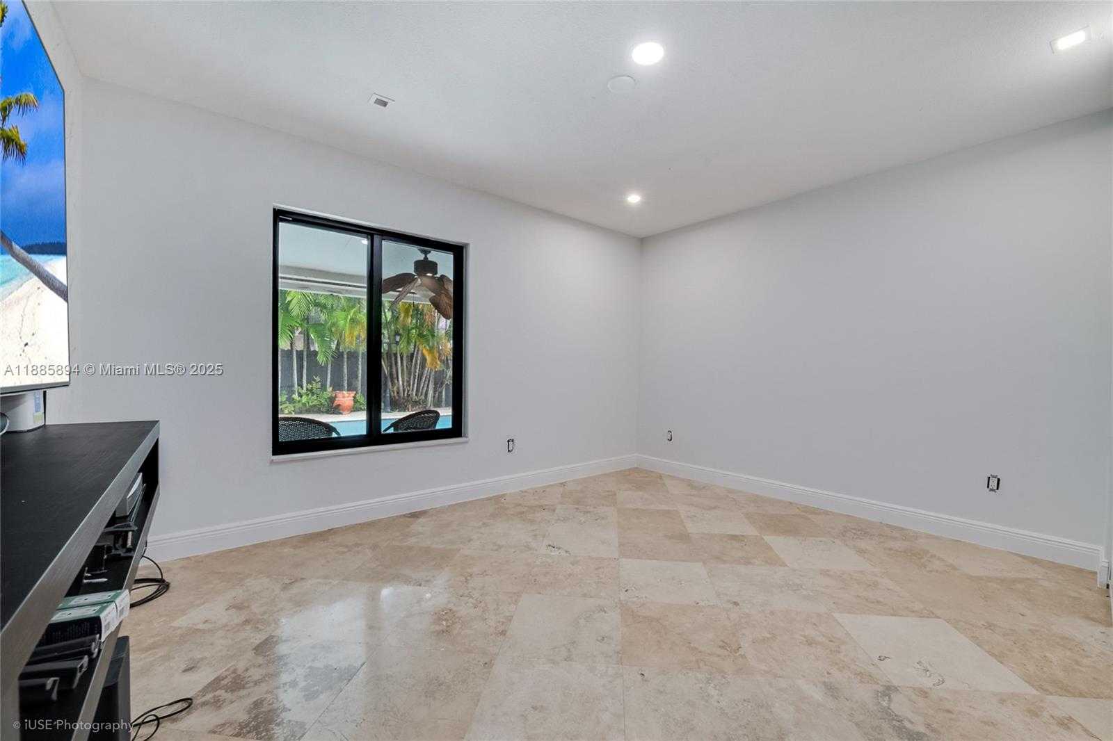 Small Image of 12715 SOUTH WEST 96TH TER, Miami Number 17