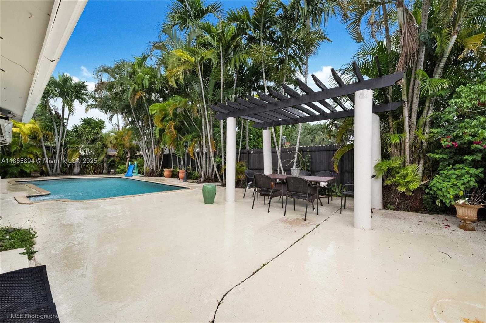 Small Image of 12715 SOUTH WEST 96TH TER, Miami Number 22