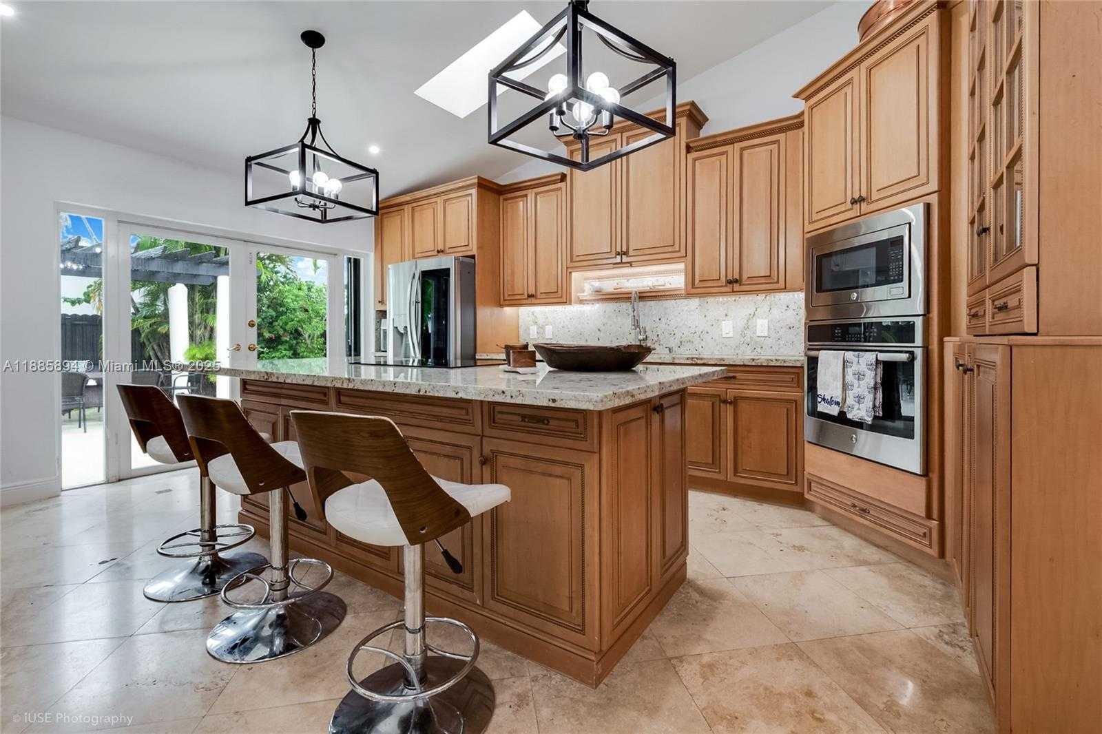 Small Image of 12715 SOUTH WEST 96TH TER, Miami Number 4