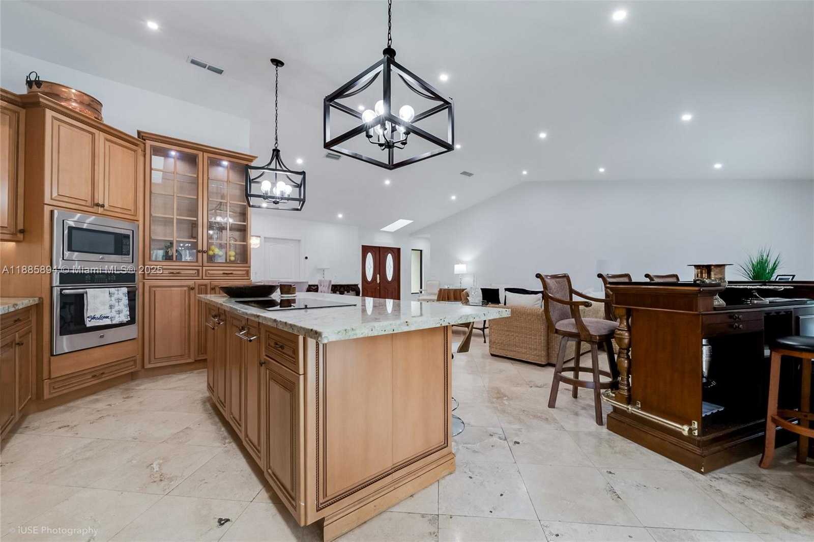 Small Image of 12715 SOUTH WEST 96TH TER, Miami Number 5