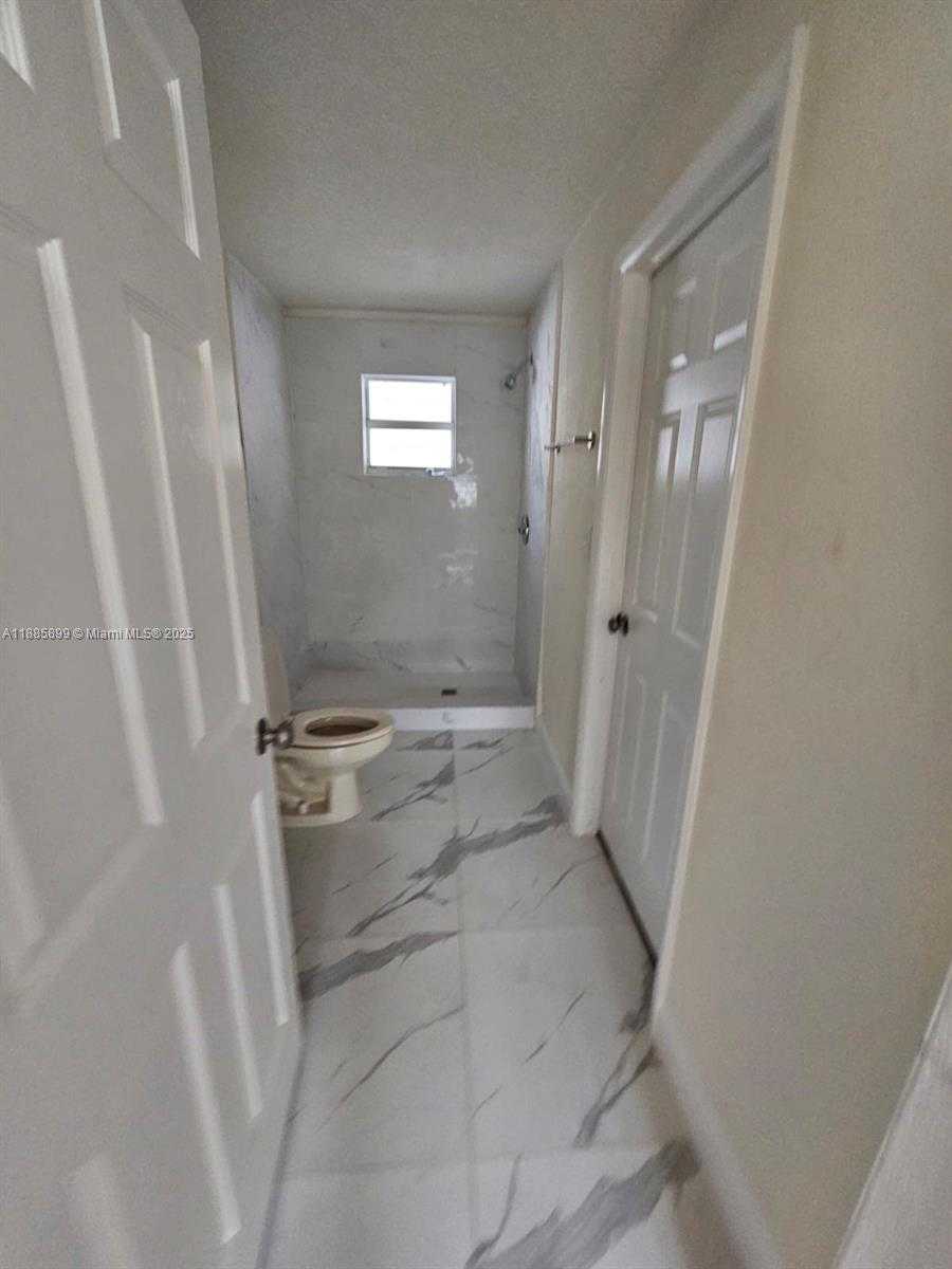 Small Image of 1717 NORTH WEST 69TH ST, Miami Number 3