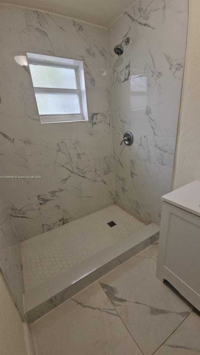 Small Image of 1717 NORTH WEST 69TH ST, Miami Number 8