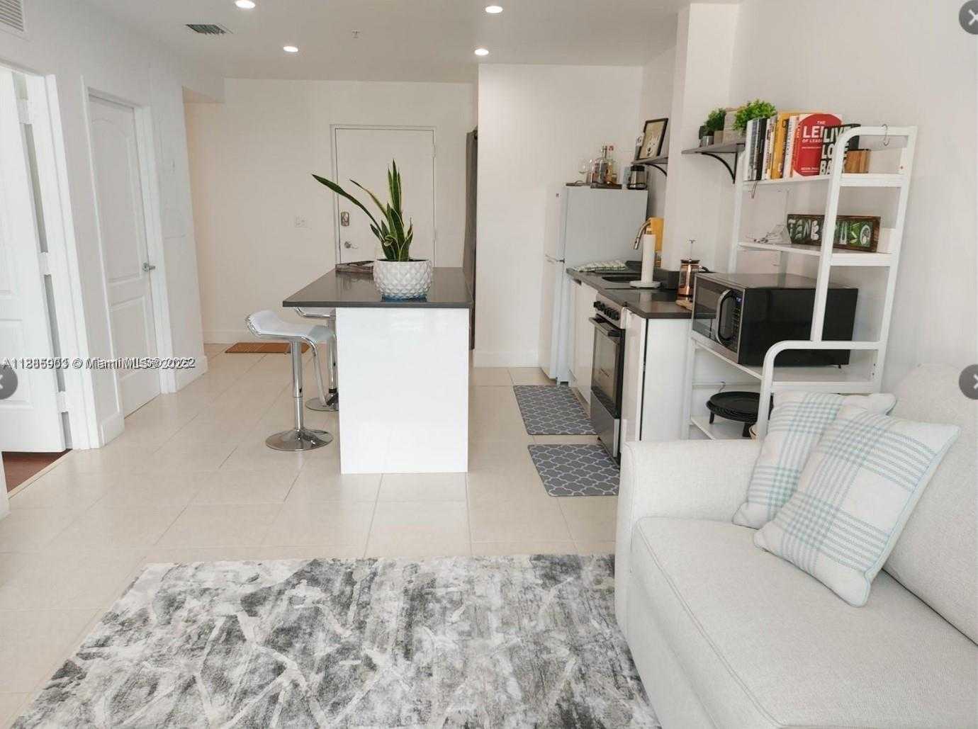Small Image of 945 MICHIGAN AVE #5, Miami Beach Number 10