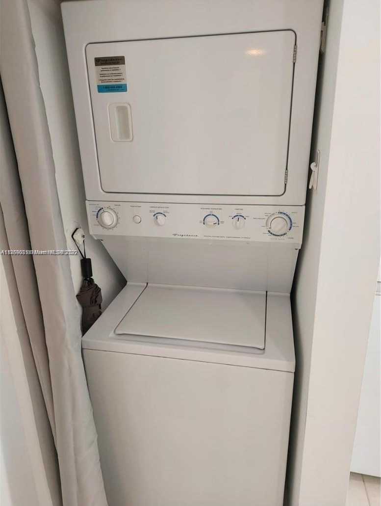 Small Image of 945 MICHIGAN AVE #5, Miami Beach Number 11