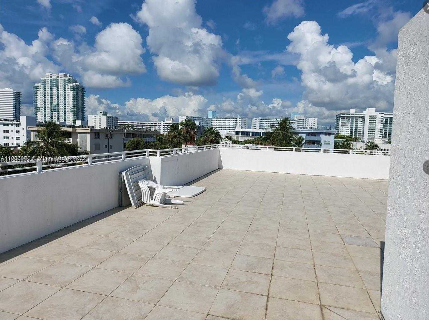 Small Image of 945 MICHIGAN AVE #5, Miami Beach Number 12