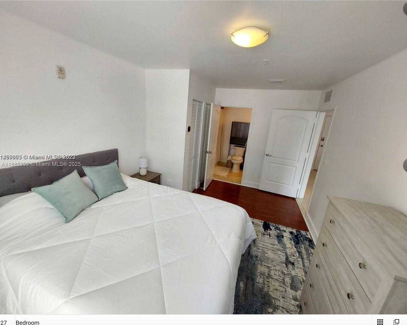 Small Image of 945 MICHIGAN AVE #5, Miami Beach Number 15
