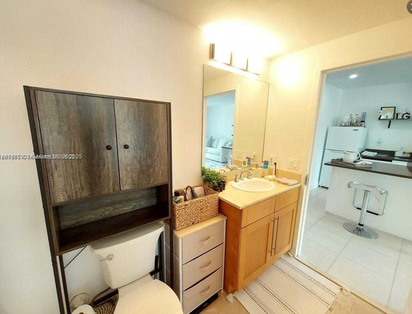 Small Image of 945 MICHIGAN AVE #5, Miami Beach Number 5