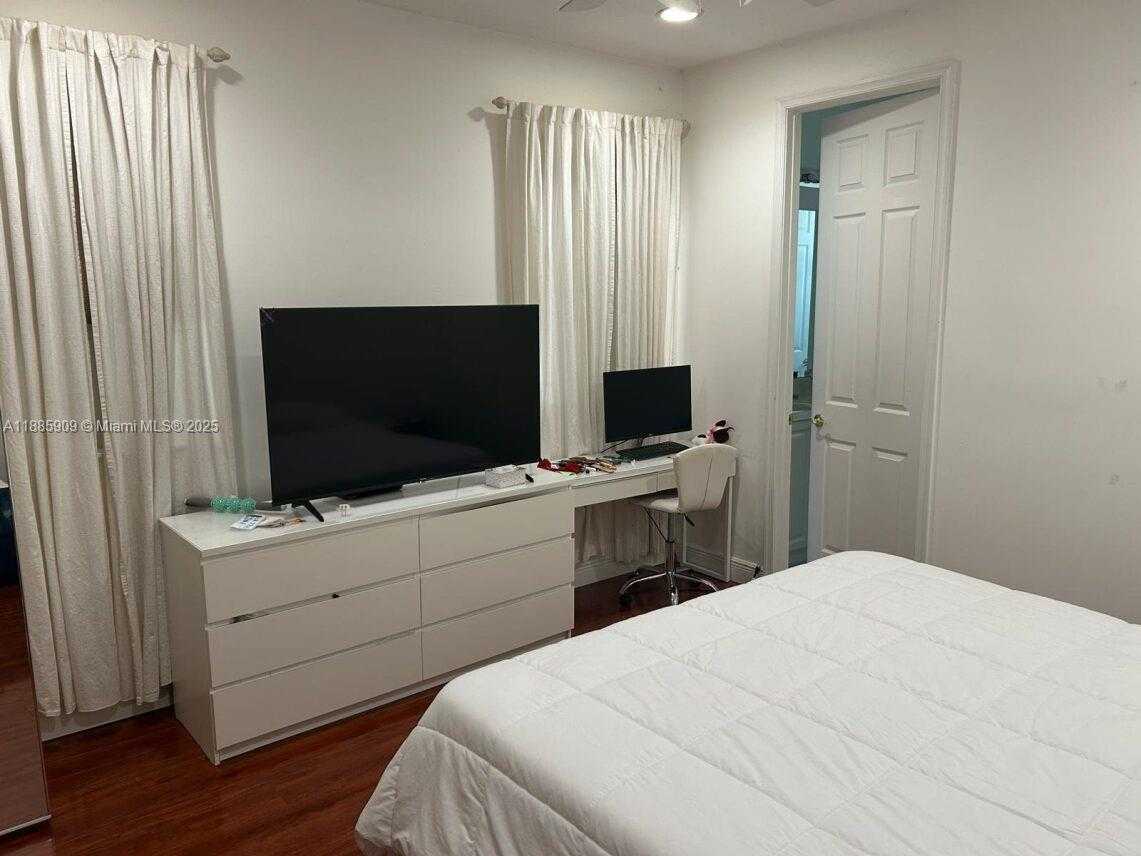 Small Image of 16859 SOUTH WEST 16TH ST, Pembroke Pines Number 11