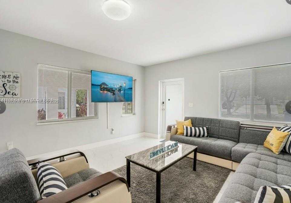 Small Image of 1526 NORTH EAST 110TH ST #A, Miami Number 12