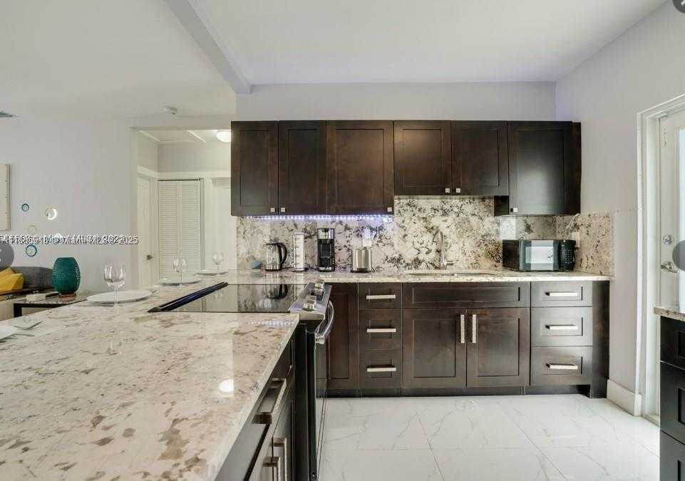 Small Image of 1526 NORTH EAST 110TH ST #A, Miami Number 15