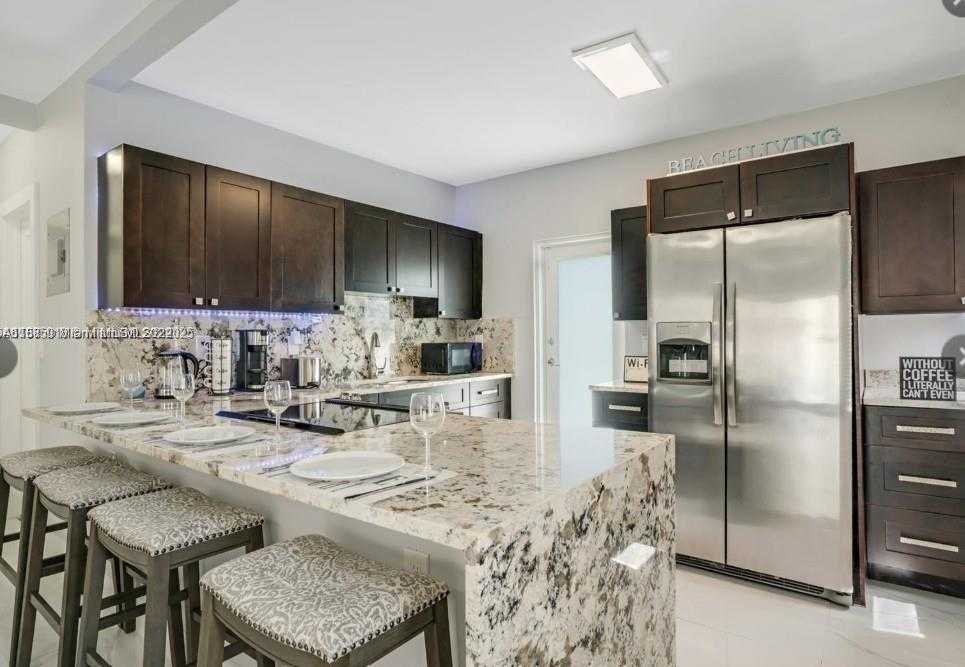 Small Image of 1526 NORTH EAST 110TH ST #A, Miami Number 16