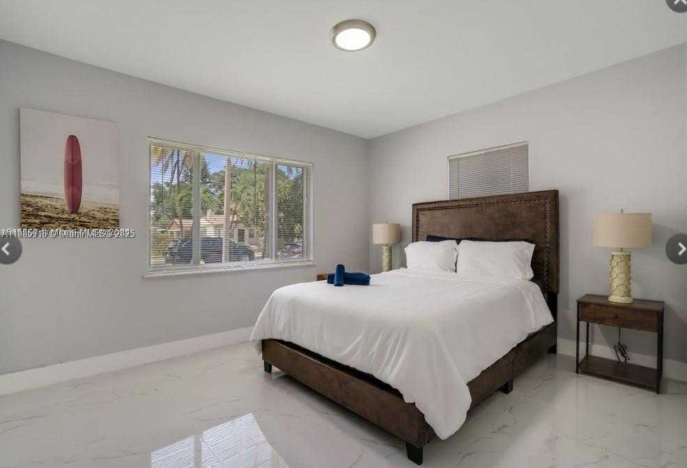 Small Image of 1526 NORTH EAST 110TH ST #A, Miami Number 20