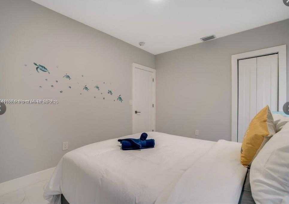 Small Image of 1526 NORTH EAST 110TH ST #A, Miami Number 24