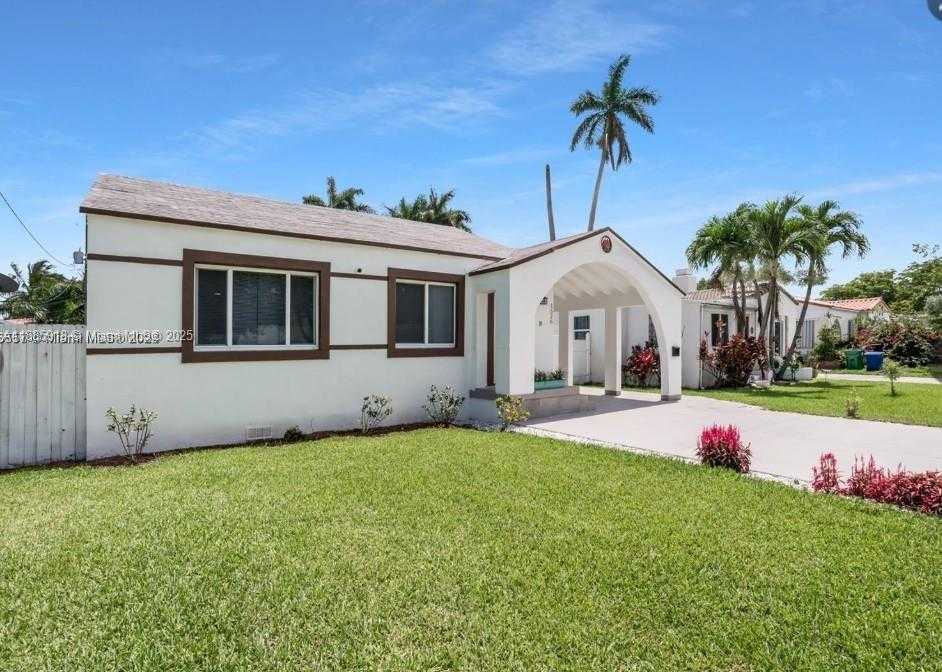 Small Image of 1526 NORTH EAST 110TH ST #A, Miami Number 5