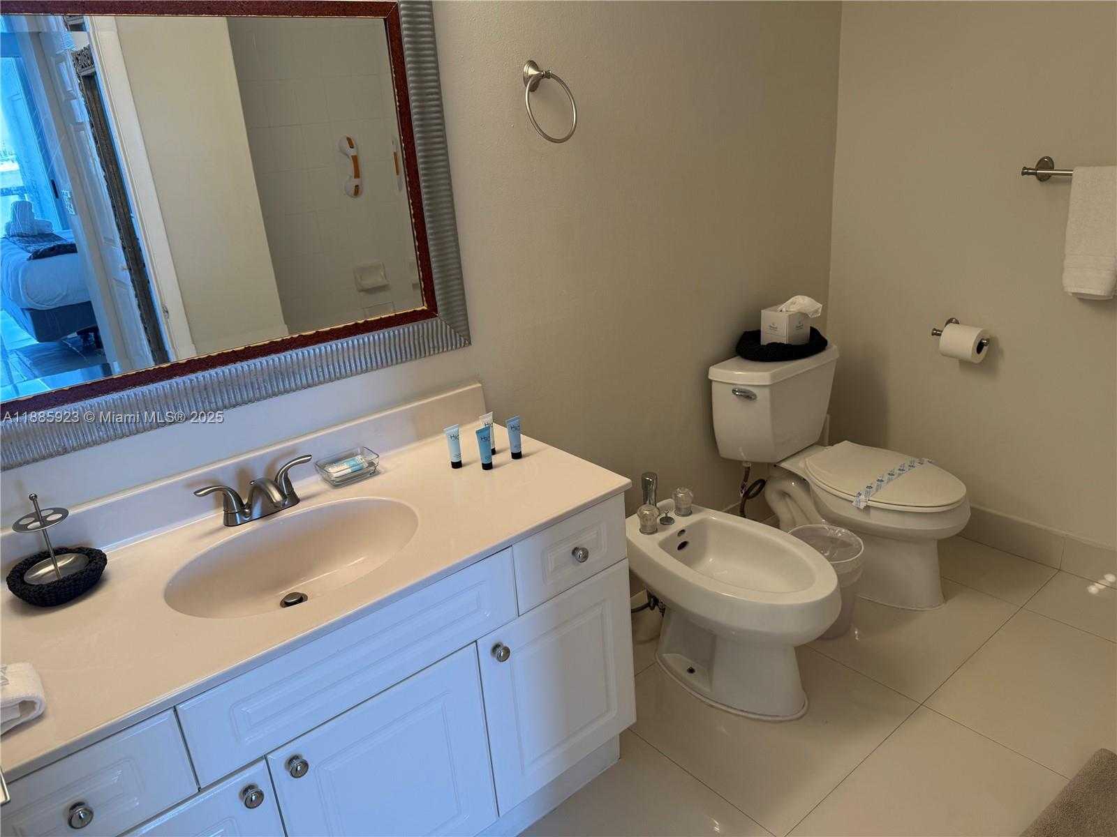Small Image of 17050 NORTH BAY RD #406, Sunny Isles Beach Number 12