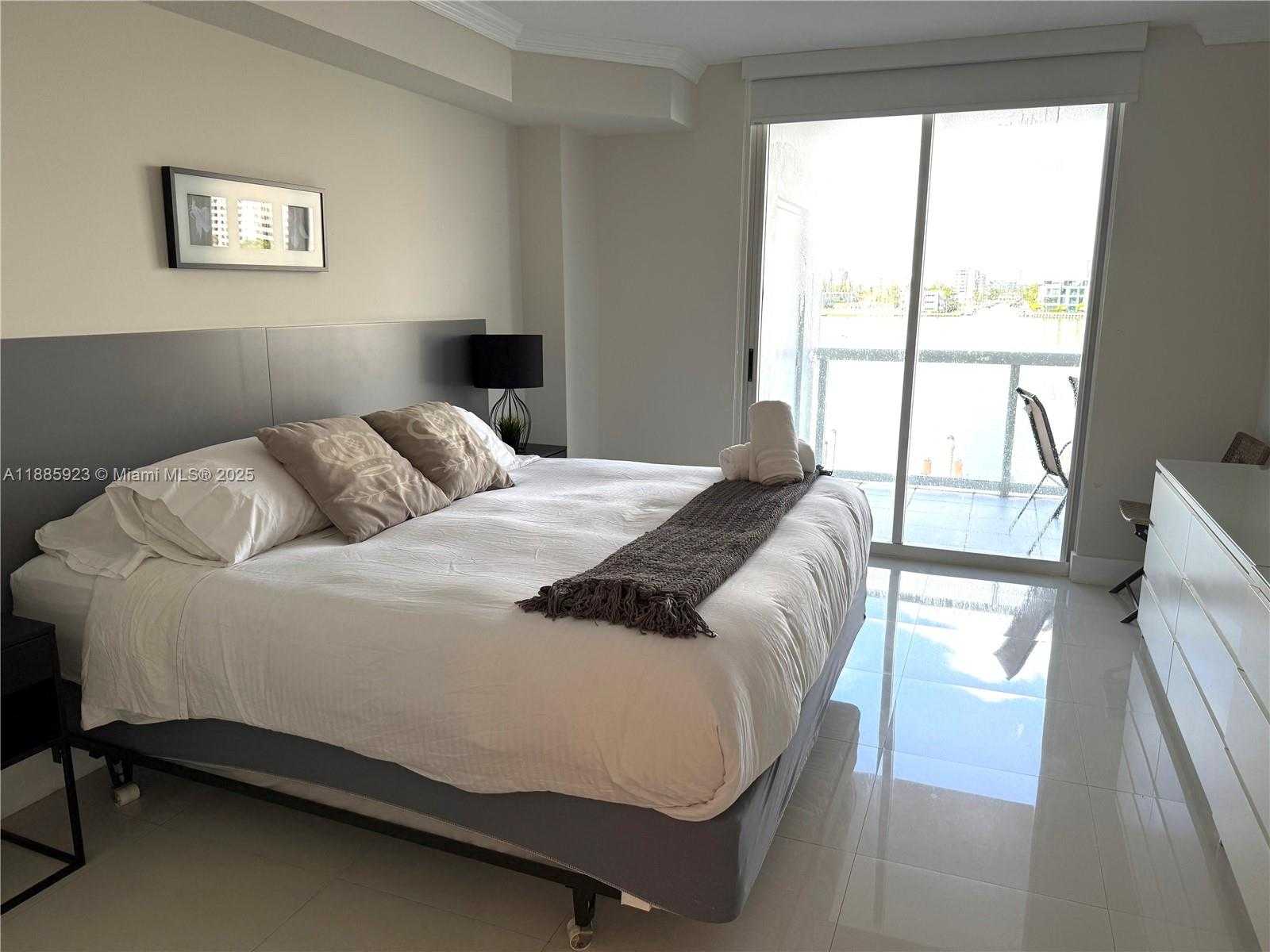 Small Image of 17050 NORTH BAY RD #406, Sunny Isles Beach Number 9
