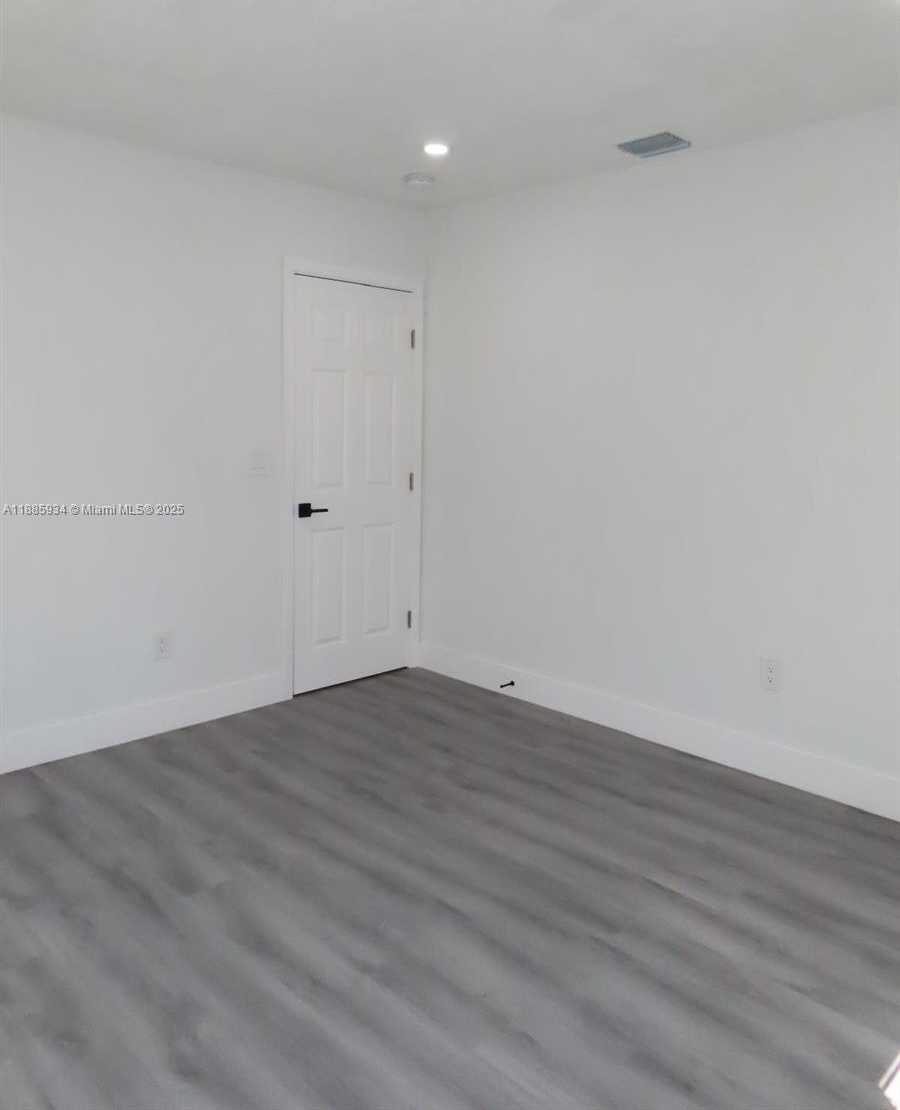 Small Image of 95 SOUTH WEST 17TH TER, Homestead Number 34