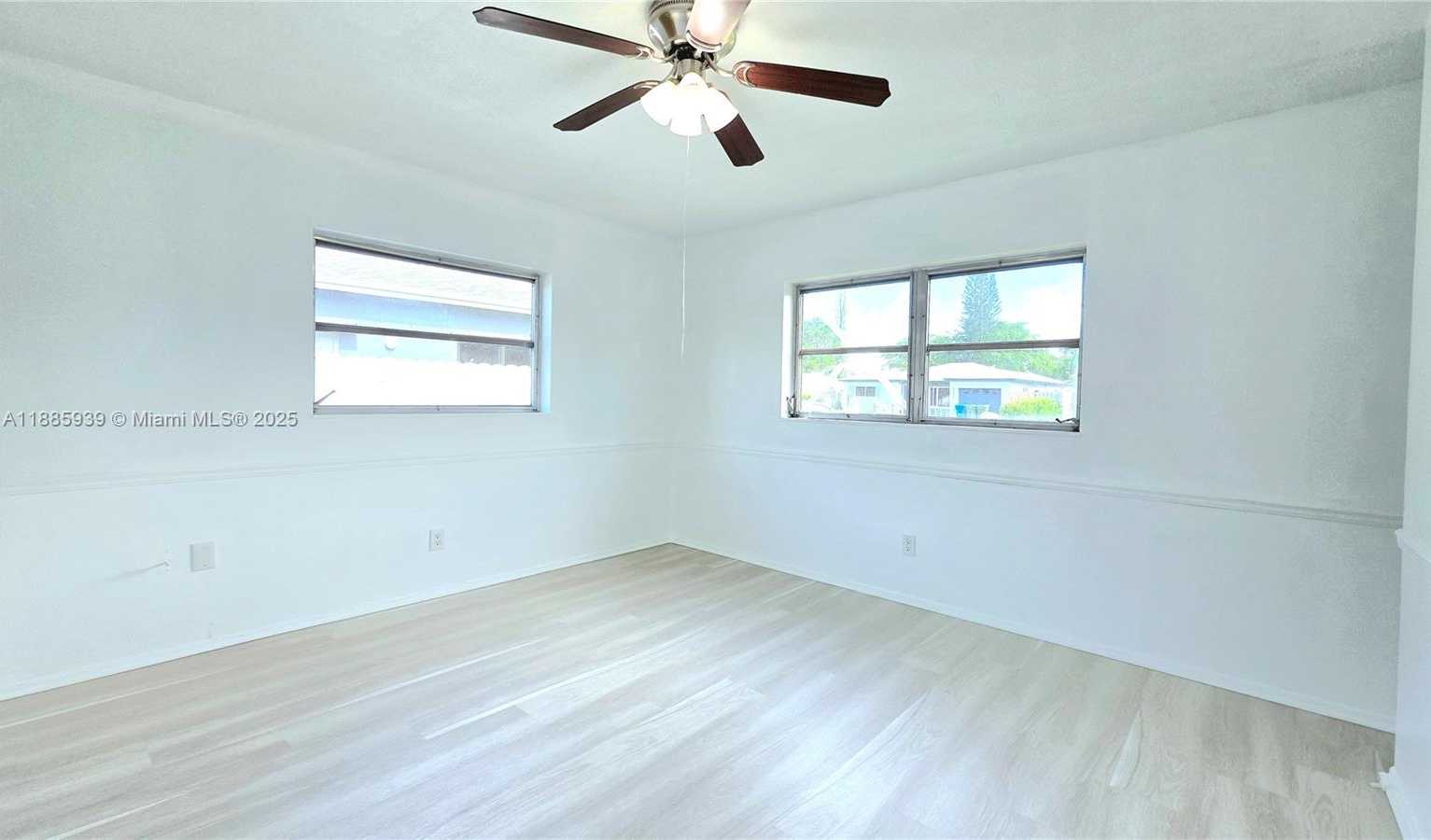 Small Image of 5300 SOUTH WEST 7TH CT, Margate Number 10
