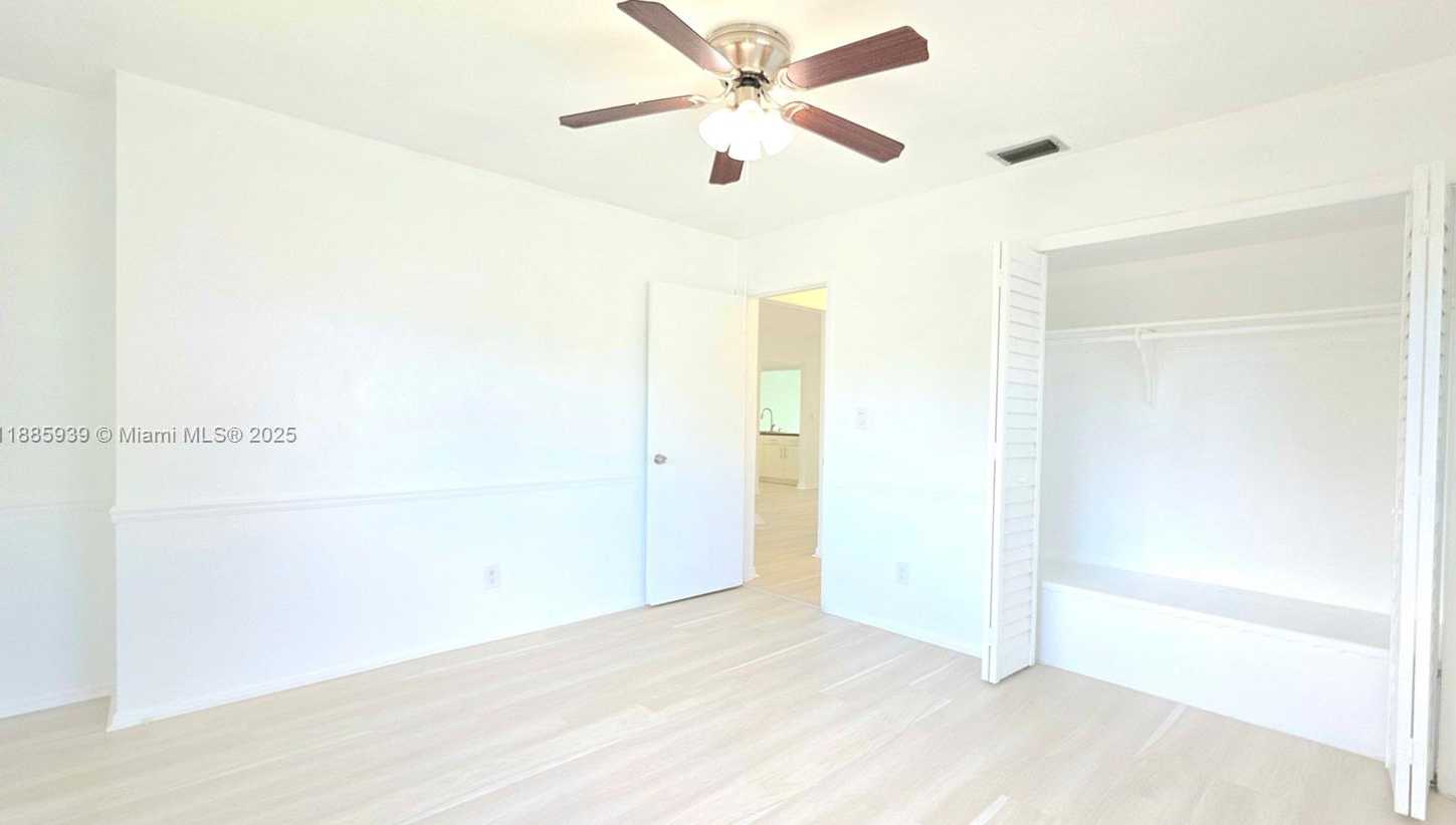 Small Image of 5300 SOUTH WEST 7TH CT, Margate Number 11