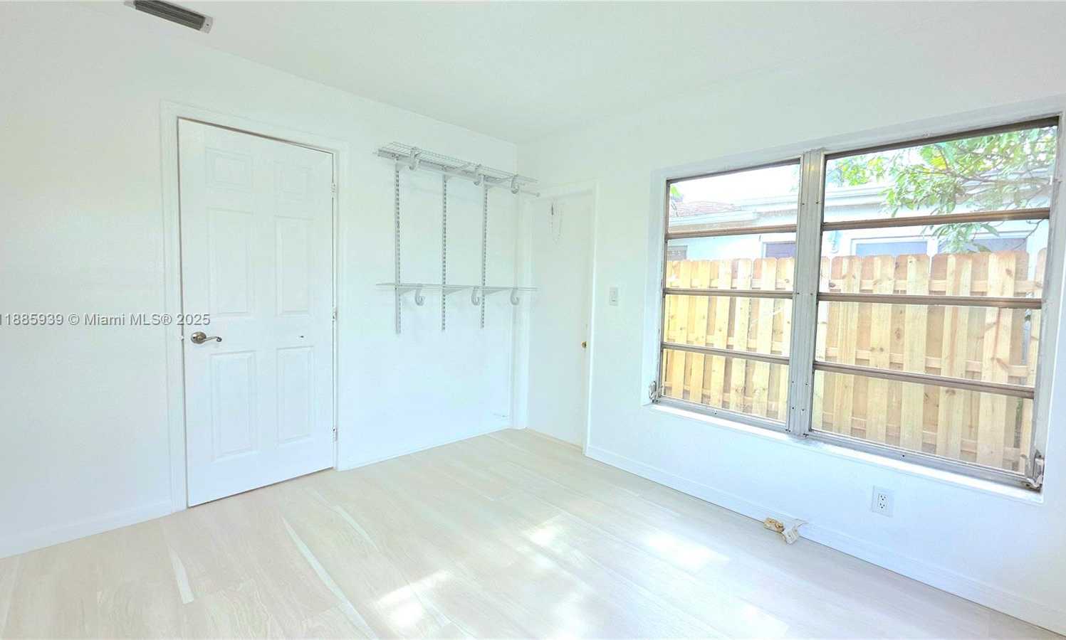 Small Image of 5300 SOUTH WEST 7TH CT, Margate Number 14