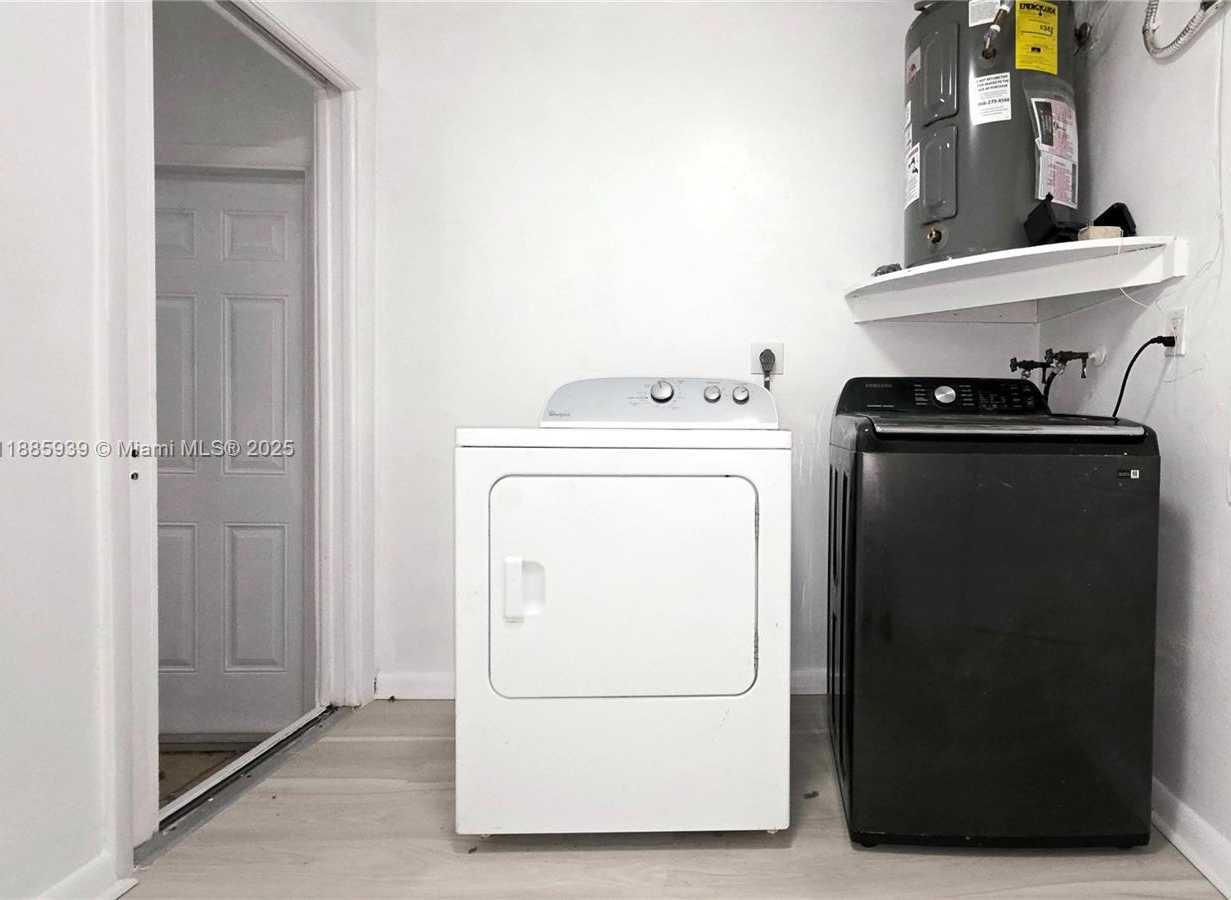 Small Image of 5300 SOUTH WEST 7TH CT, Margate Number 19