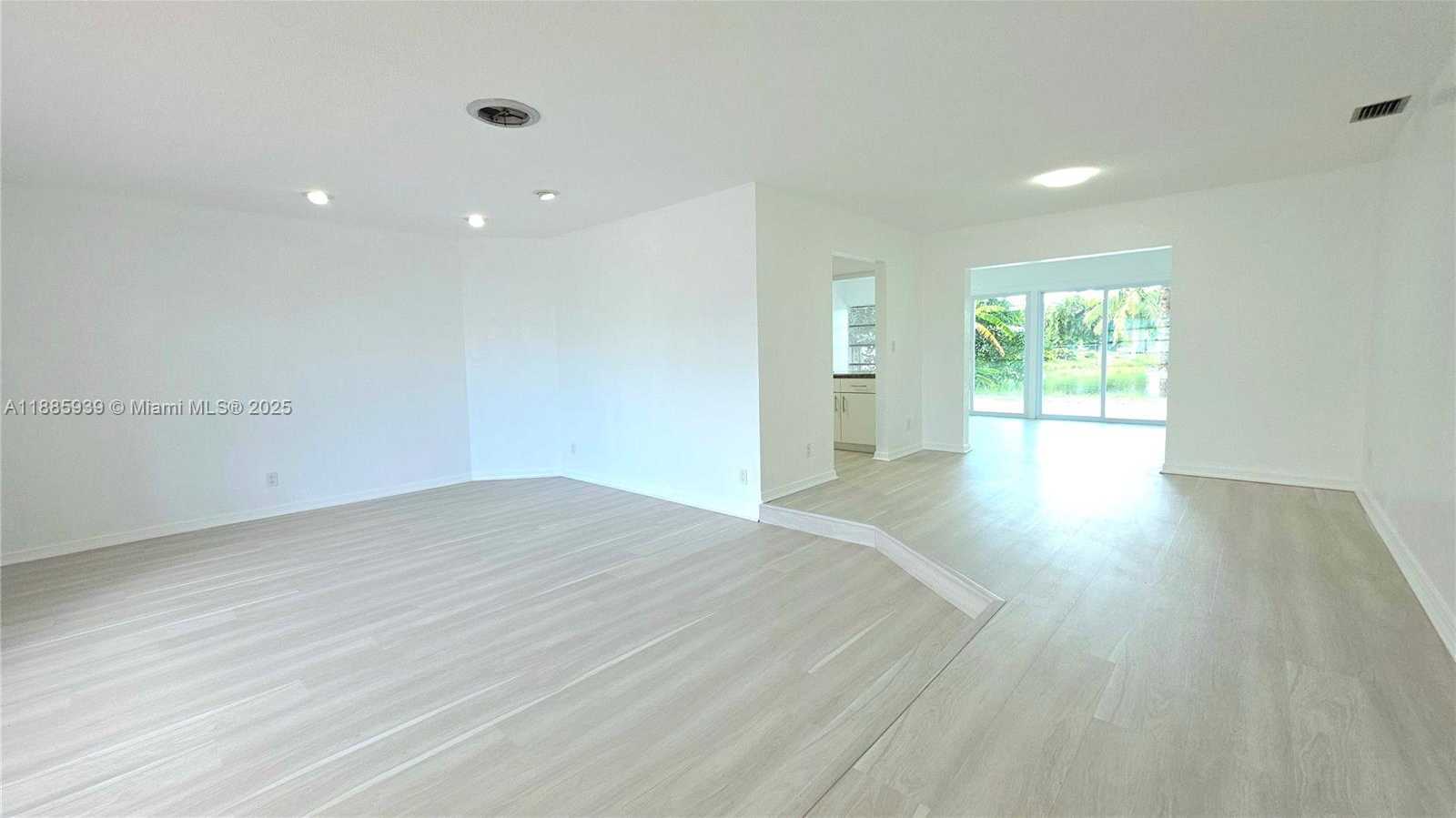 Small Image of 5300 SOUTH WEST 7TH CT, Margate Number 3