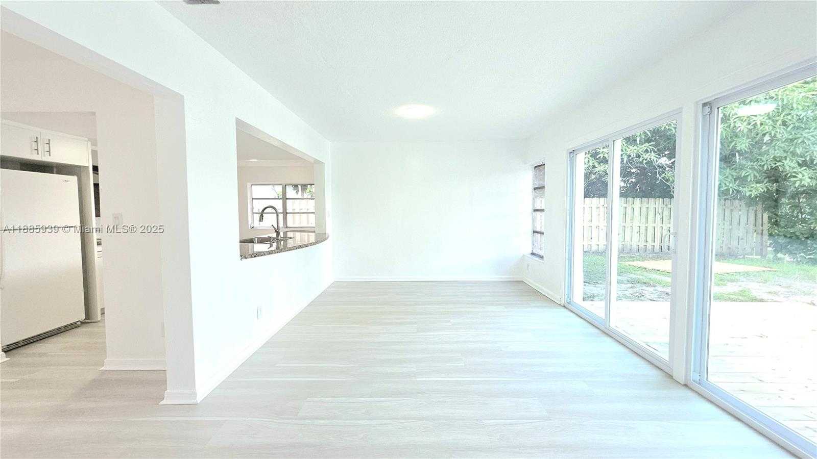 Small Image of 5300 SOUTH WEST 7TH CT, Margate Number 4