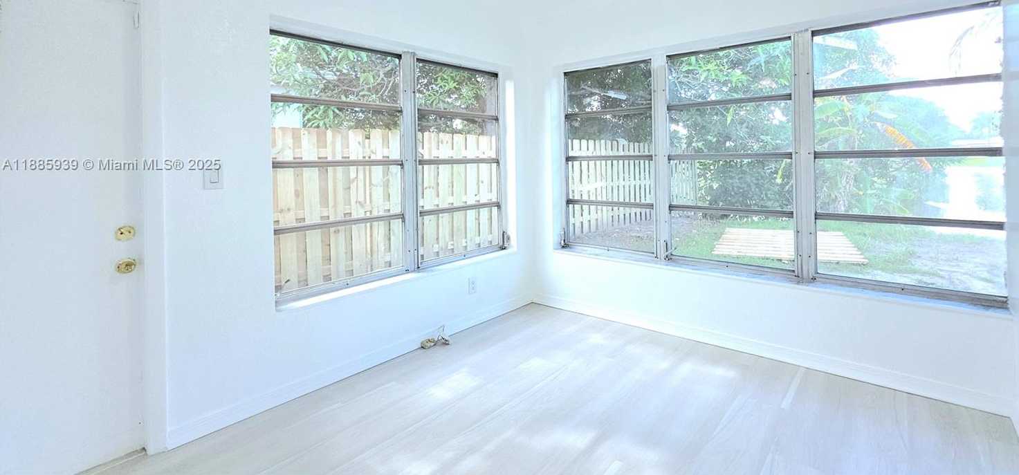 Small Image of 5300 SOUTH WEST 7TH CT, Margate Number 8