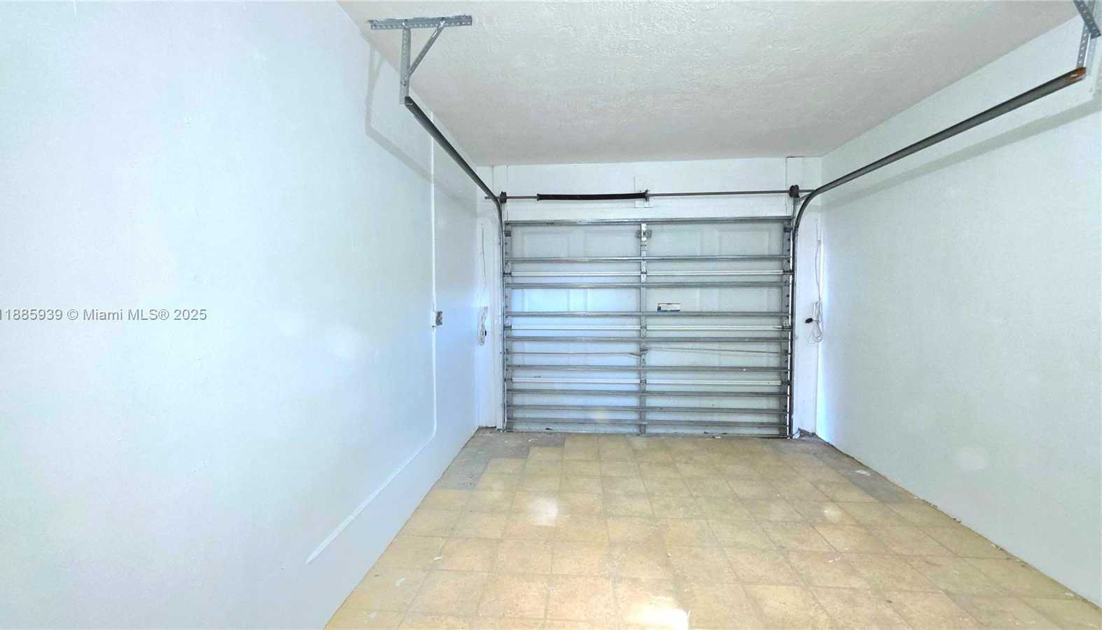Small Image of 5300 SOUTH WEST 7TH CT, Margate Number 9