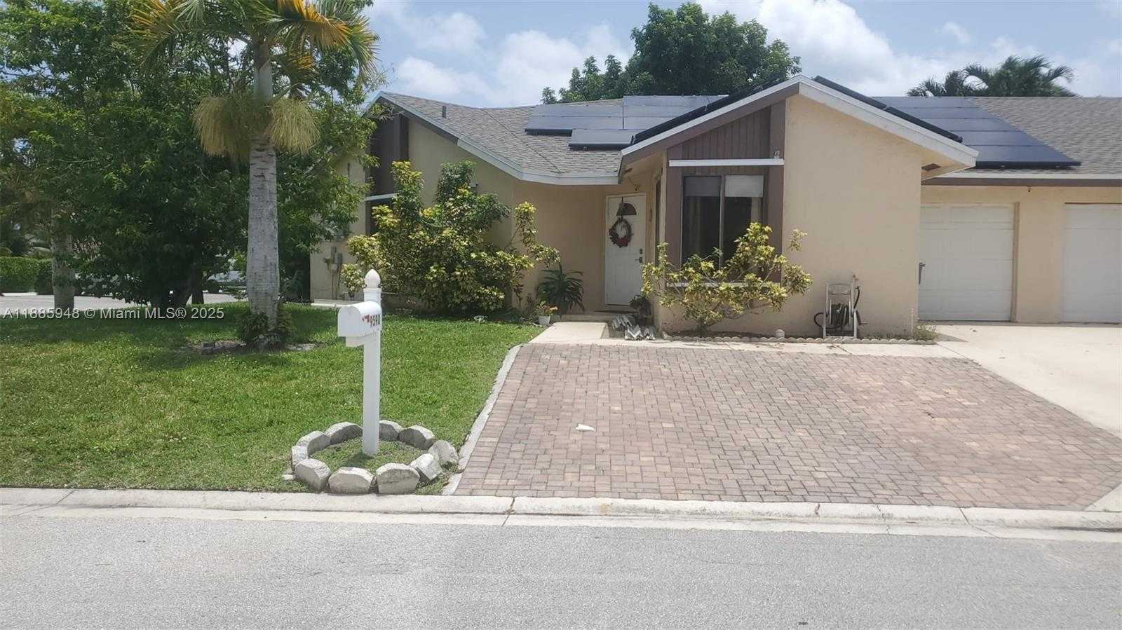 Small Image of 9598 STONES RIVER PARK WAY, Boca Raton Number 2
