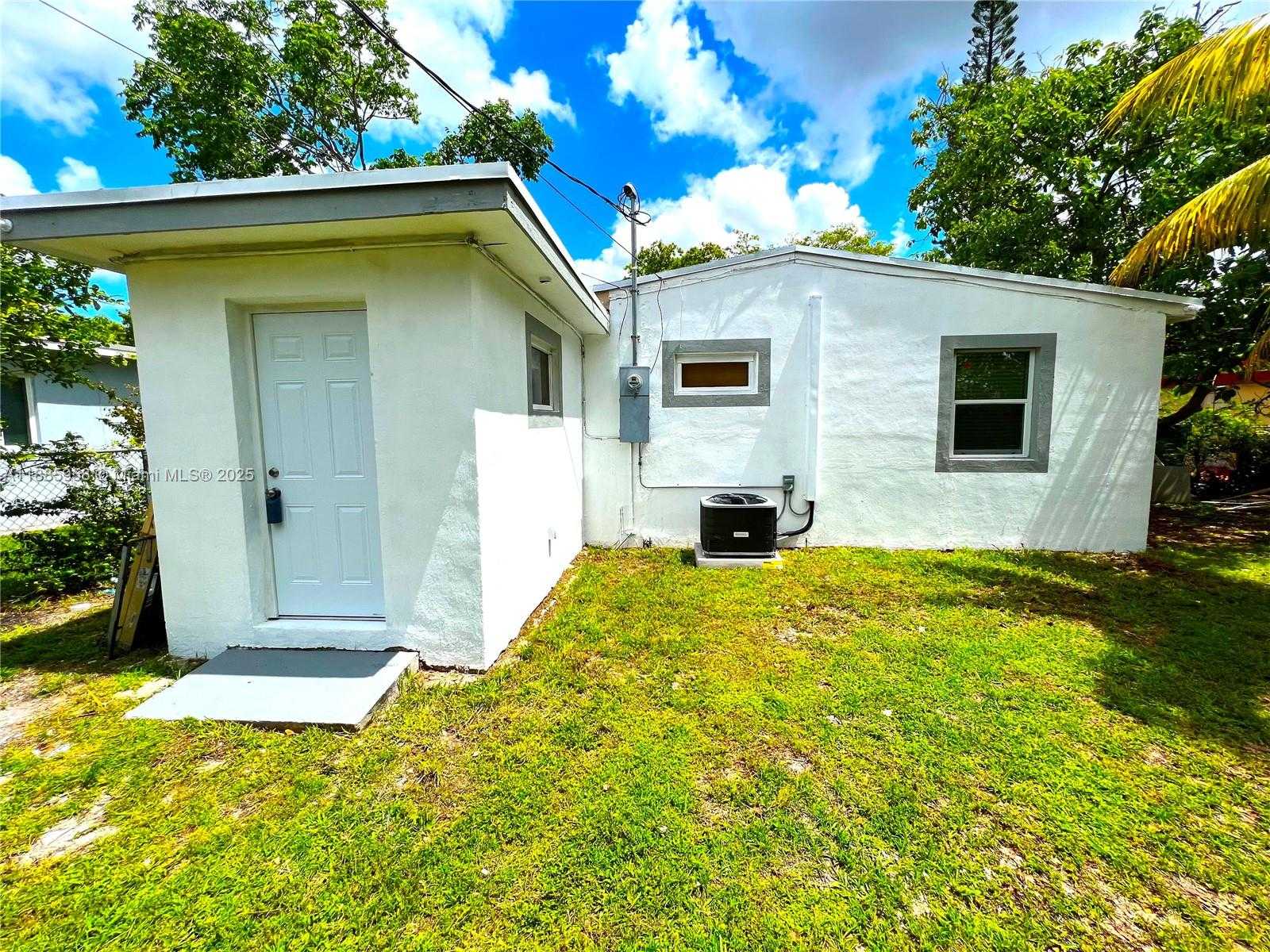 Small Image of 140 NORTH WEST 124TH ST, North Miami Number 13
