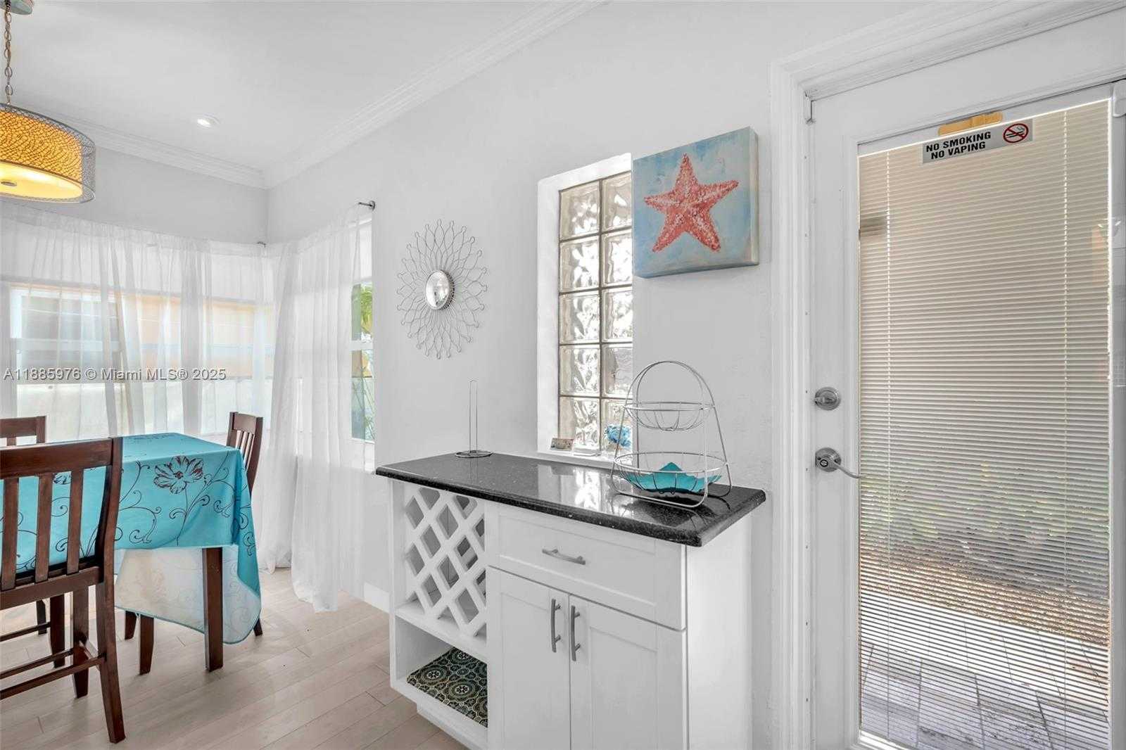 Small Image of 1535 JACKSON ST #1535, Hollywood Number 14