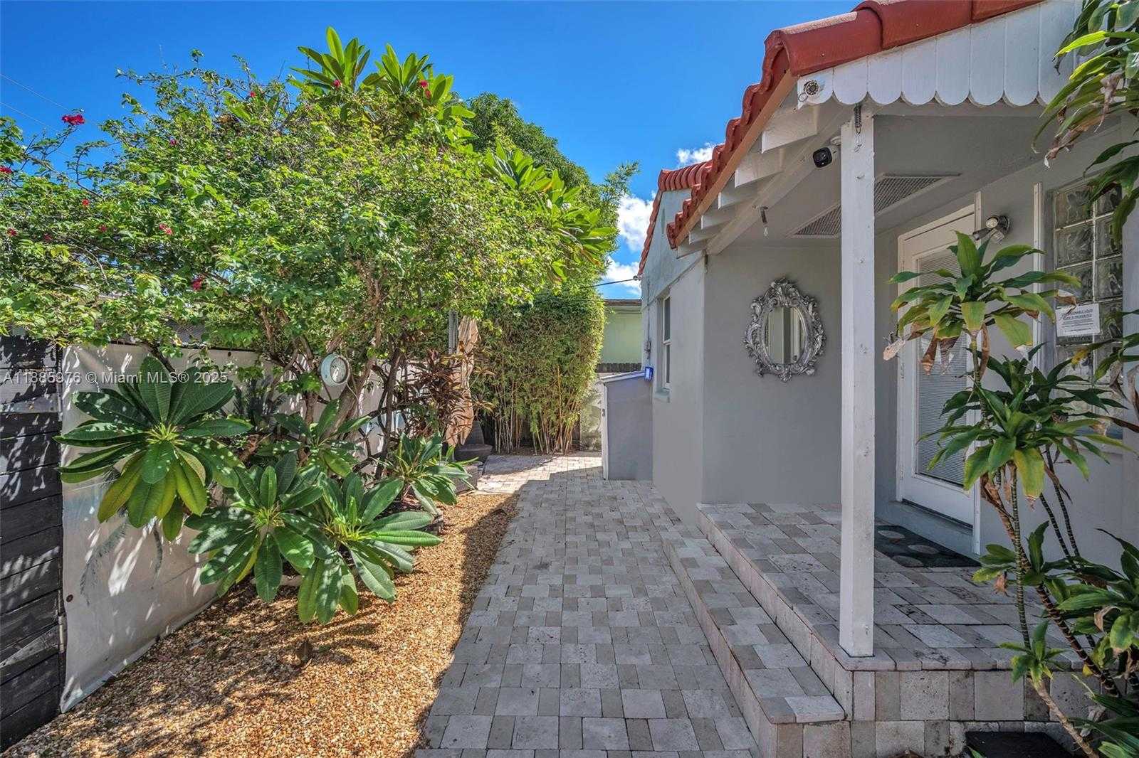 Small Image of 1535 JACKSON ST #1535, Hollywood Number 17