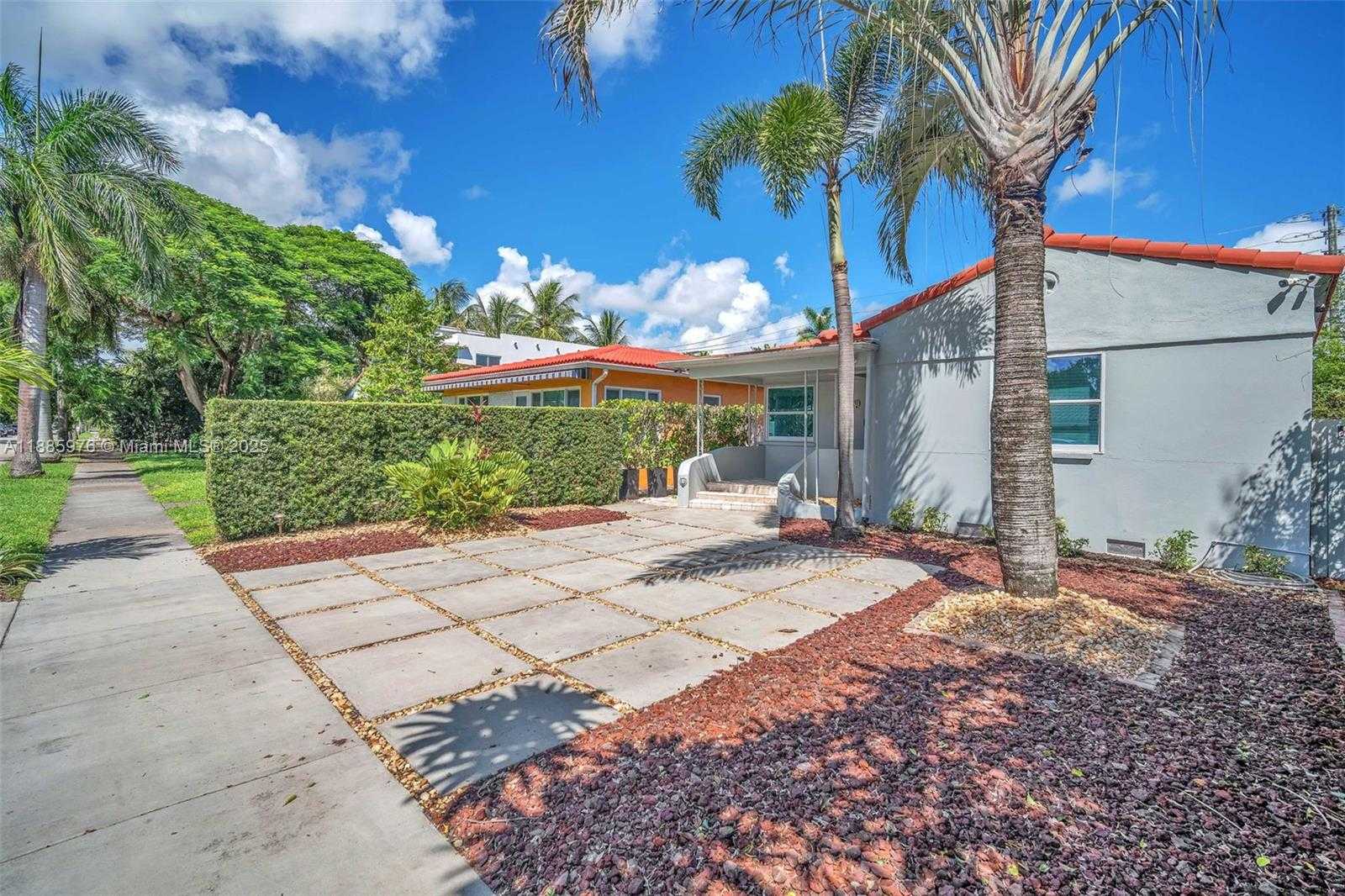 Small Image of 1535 JACKSON ST #1535, Hollywood Number 2