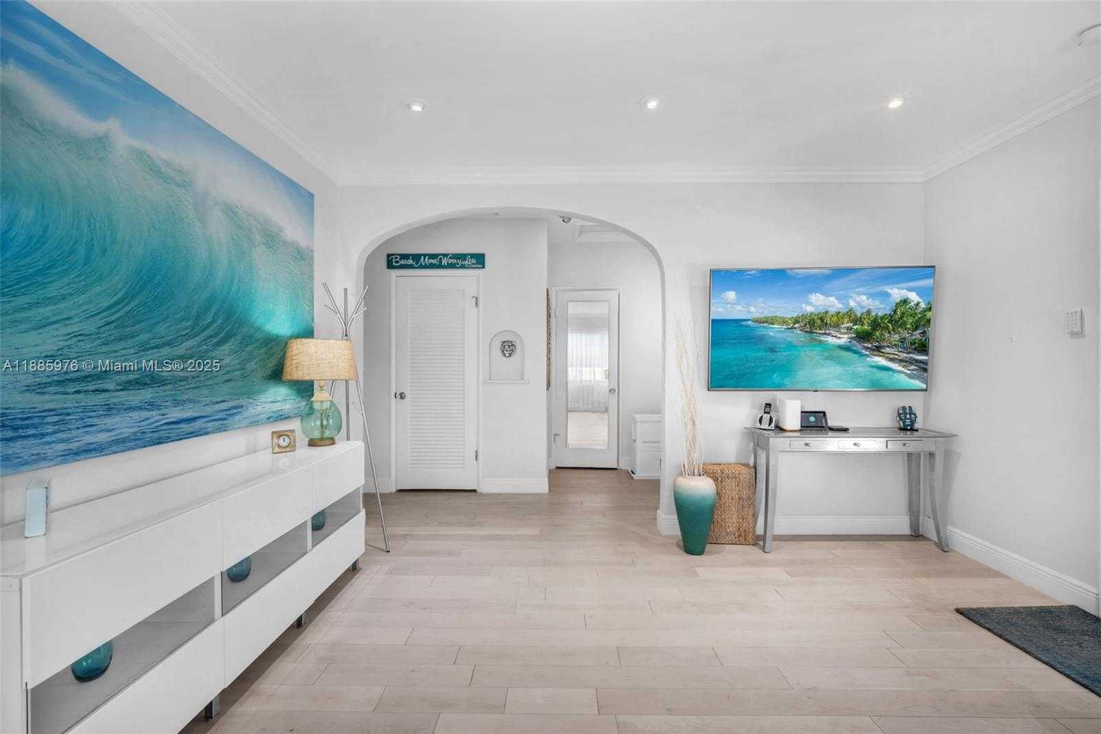 Small Image of 1535 JACKSON ST #1535, Hollywood Number 20