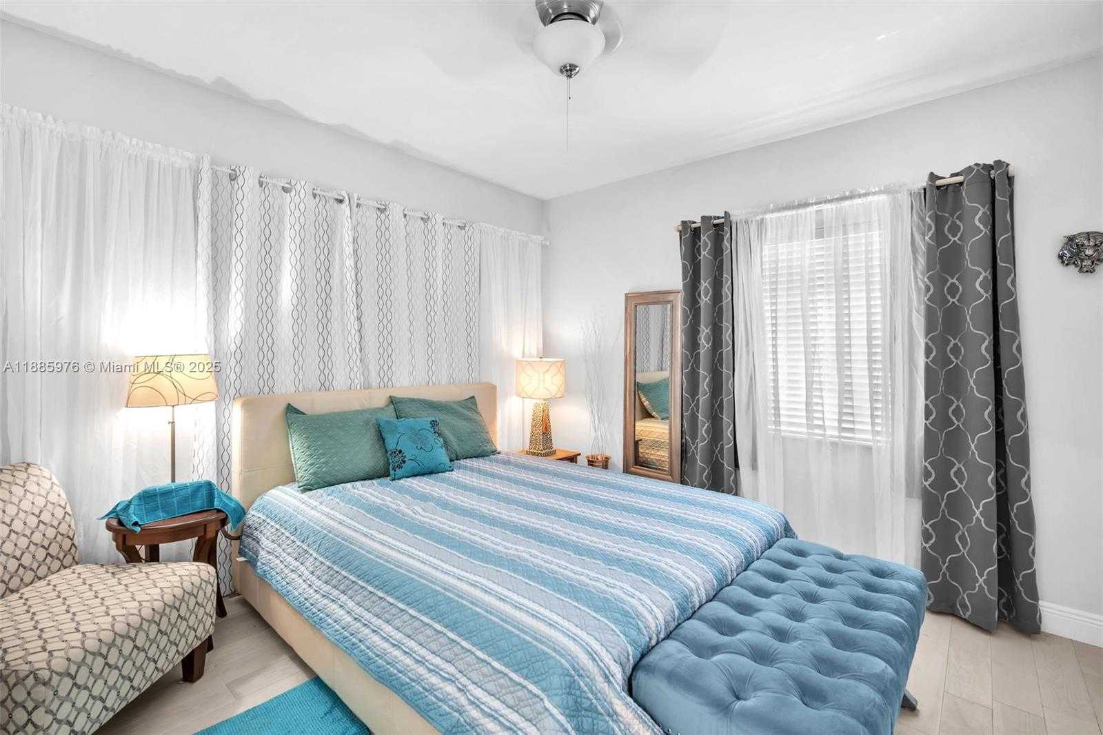 Small Image of 1535 JACKSON ST #1535, Hollywood Number 23