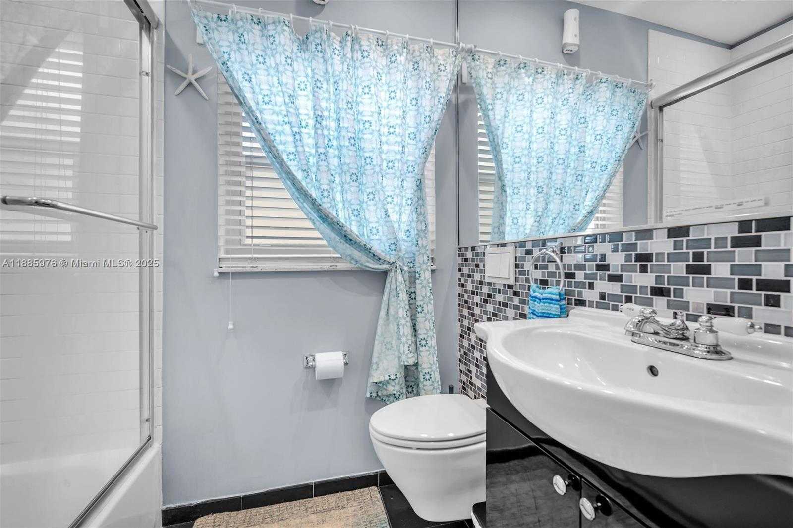 Small Image of 1535 JACKSON ST #1535, Hollywood Number 26