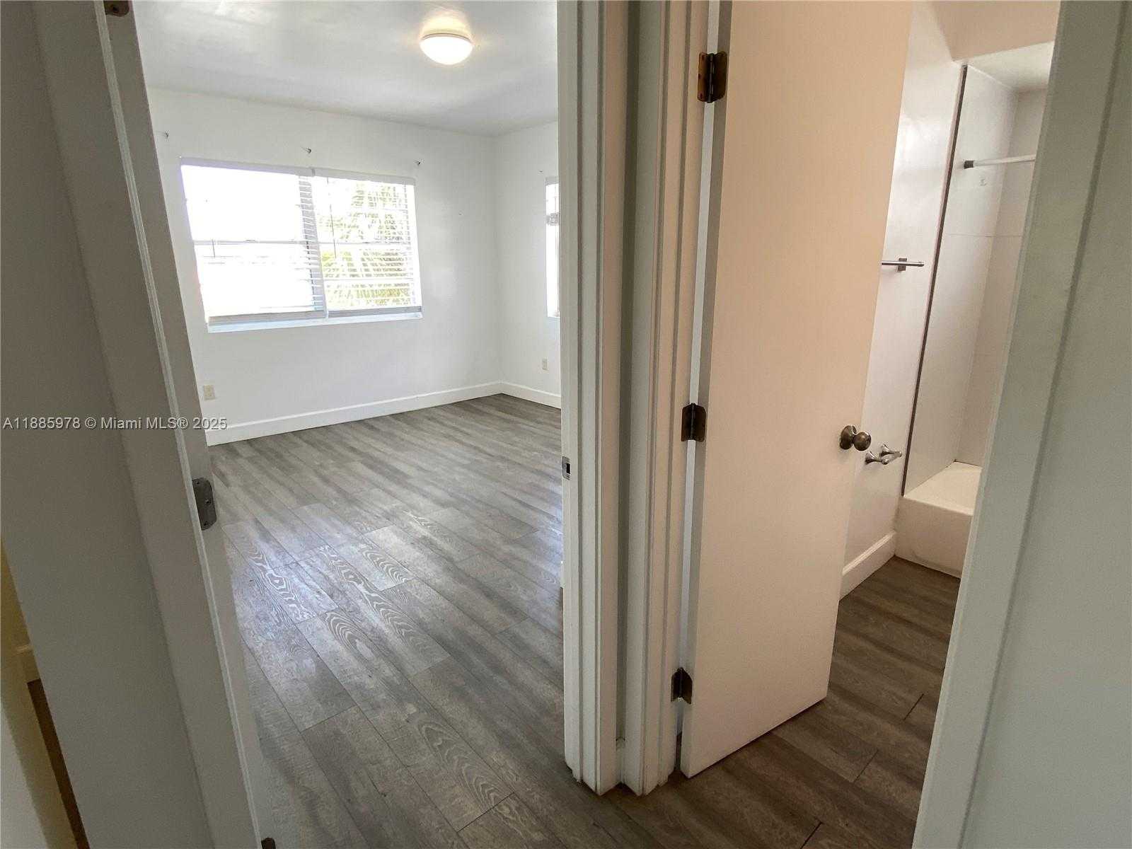 Small Image of 9025 HARDING AVE #4, Surfside Number 16