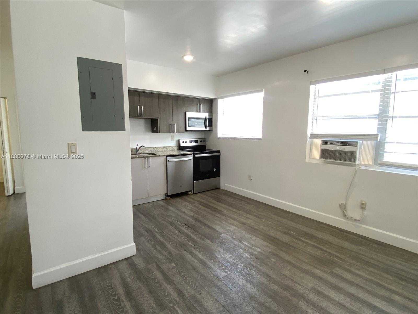 Small Image of 9025 HARDING AVE #4, Surfside Number 6